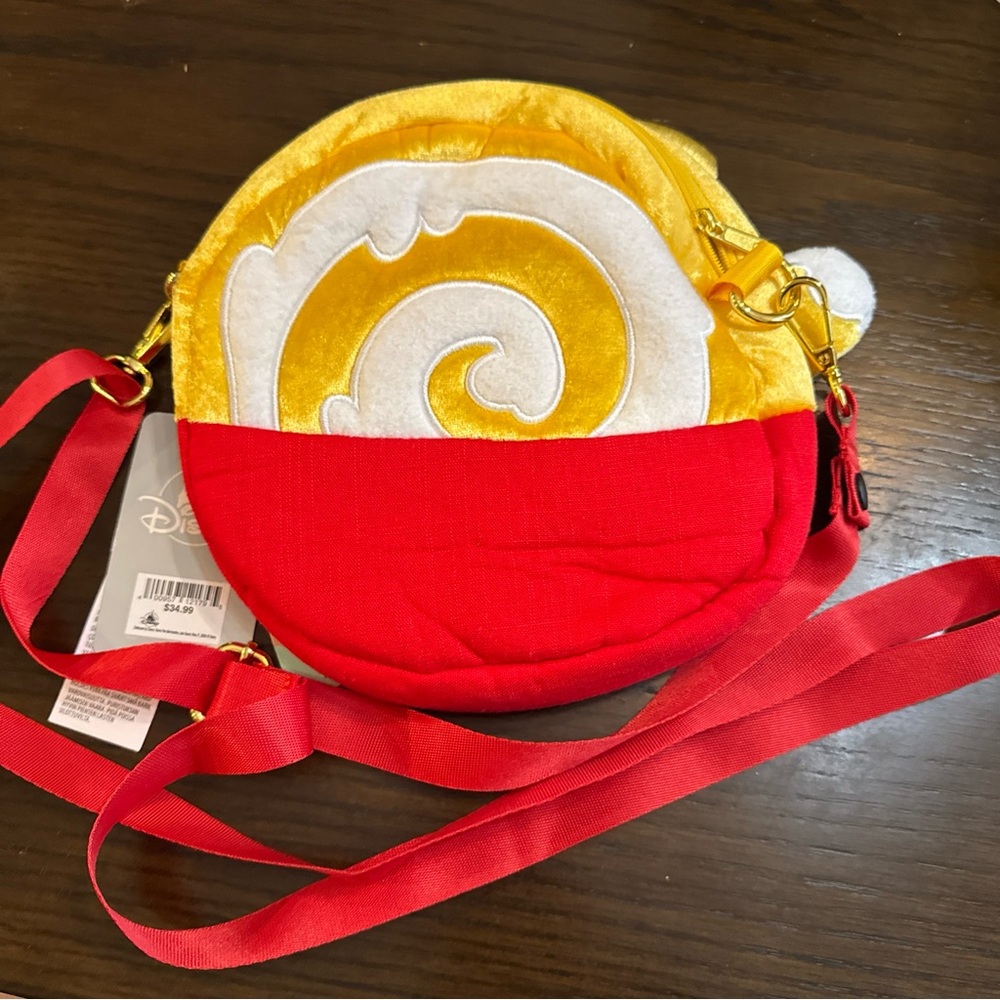 NWT Disney Parks 2023 Munchlings Winnie The Pooh Honey Cake Crossbody Bag - Picture 5 of 6